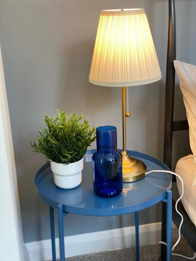 Trendy Stylish Apartment! - 5 Minute Walk To The Best Beach! - Great Location - Parking - Fast Wifi - Smart Tv - Newly Decorated - Sleeps Up To 6! Close To Bournemouth & Poole Town Centre & Sandbanks Exterior foto